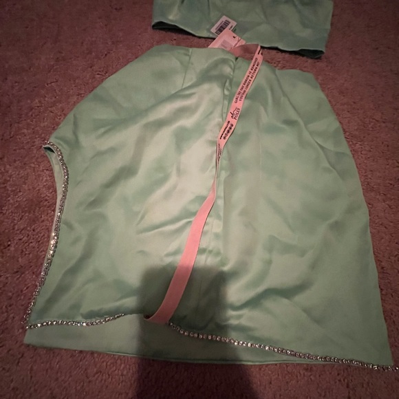 Oh Polly Two Piece Satin/Silk Material Set - Picture 7 of 8